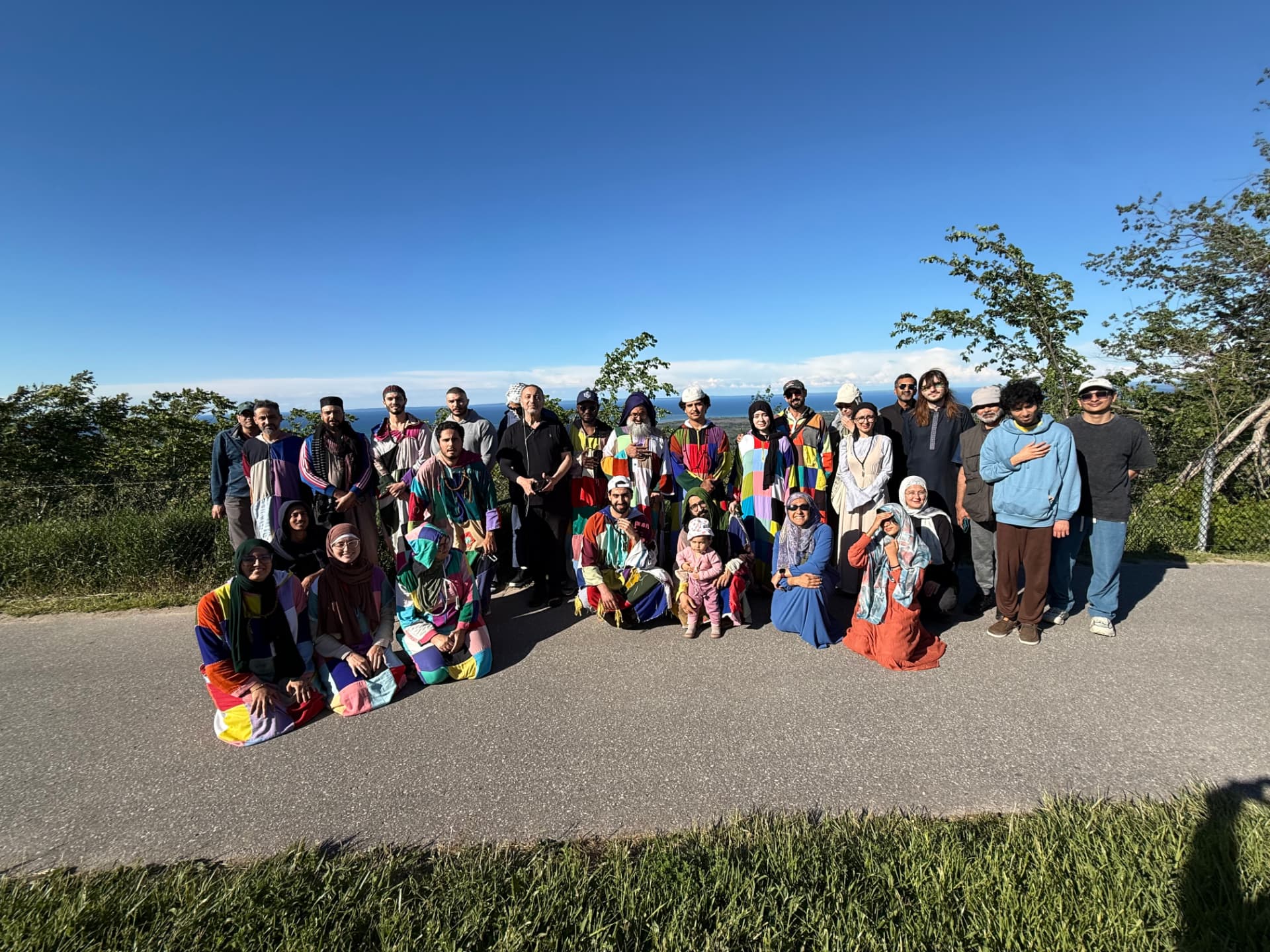 Le groupe au complet, au belvédère