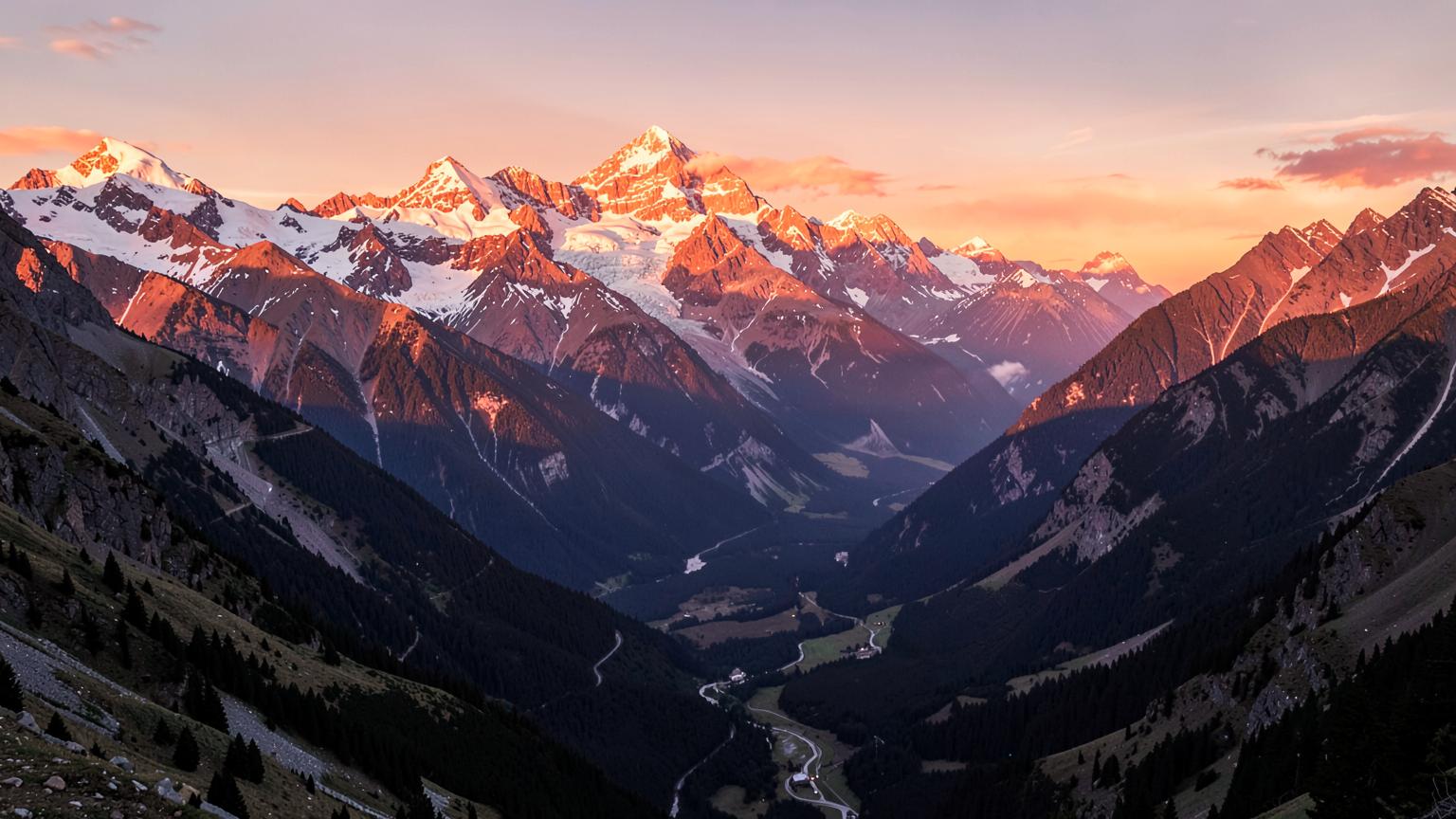 Panorama alpin au coucher du soleil
